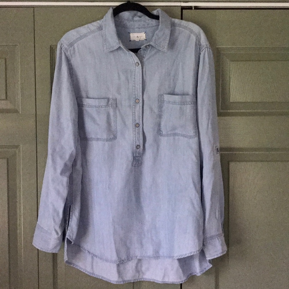 Super soft LOFT chambray top!